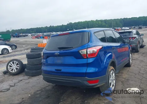 2018 Ford Escape S z USA, uszkodzony, nr VIN 1FMCU0F7XJUB79370